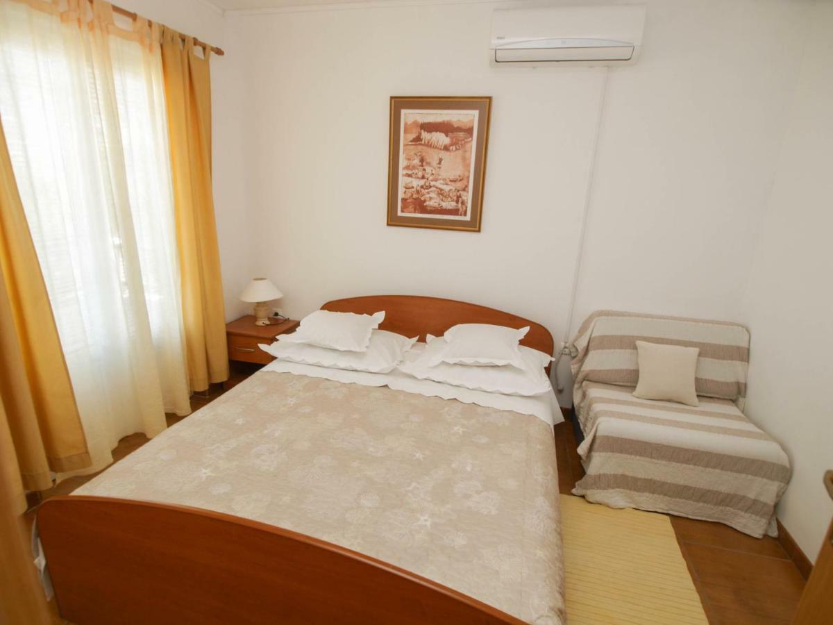 Apartments Jadranka Tučepi エクステリア 写真