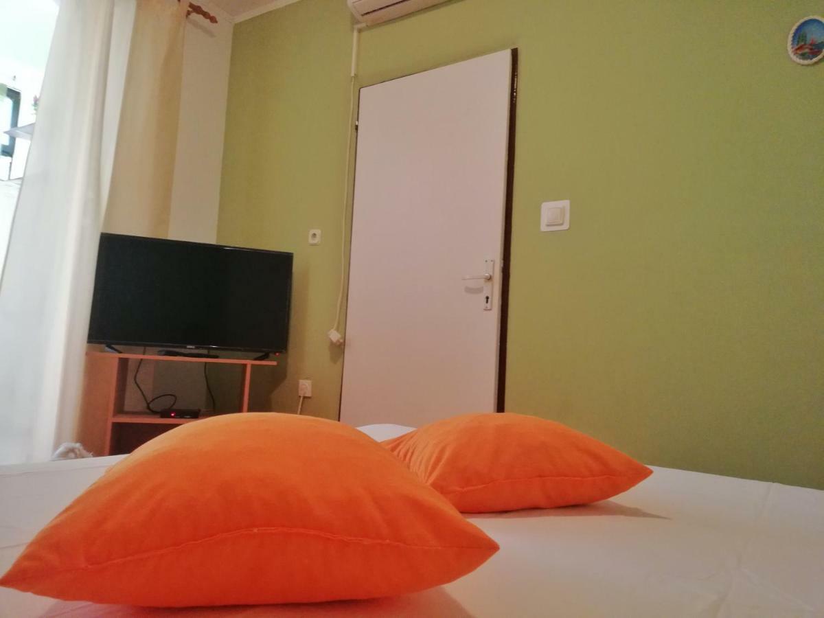 Apartments Jadranka Tučepi エクステリア 写真